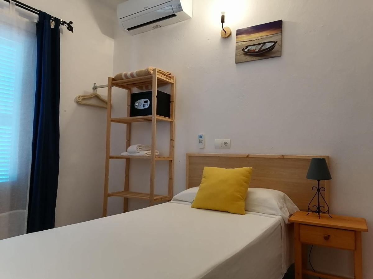 Hostal Pepe Sant Ferran de Ses Roques Luaran gambar