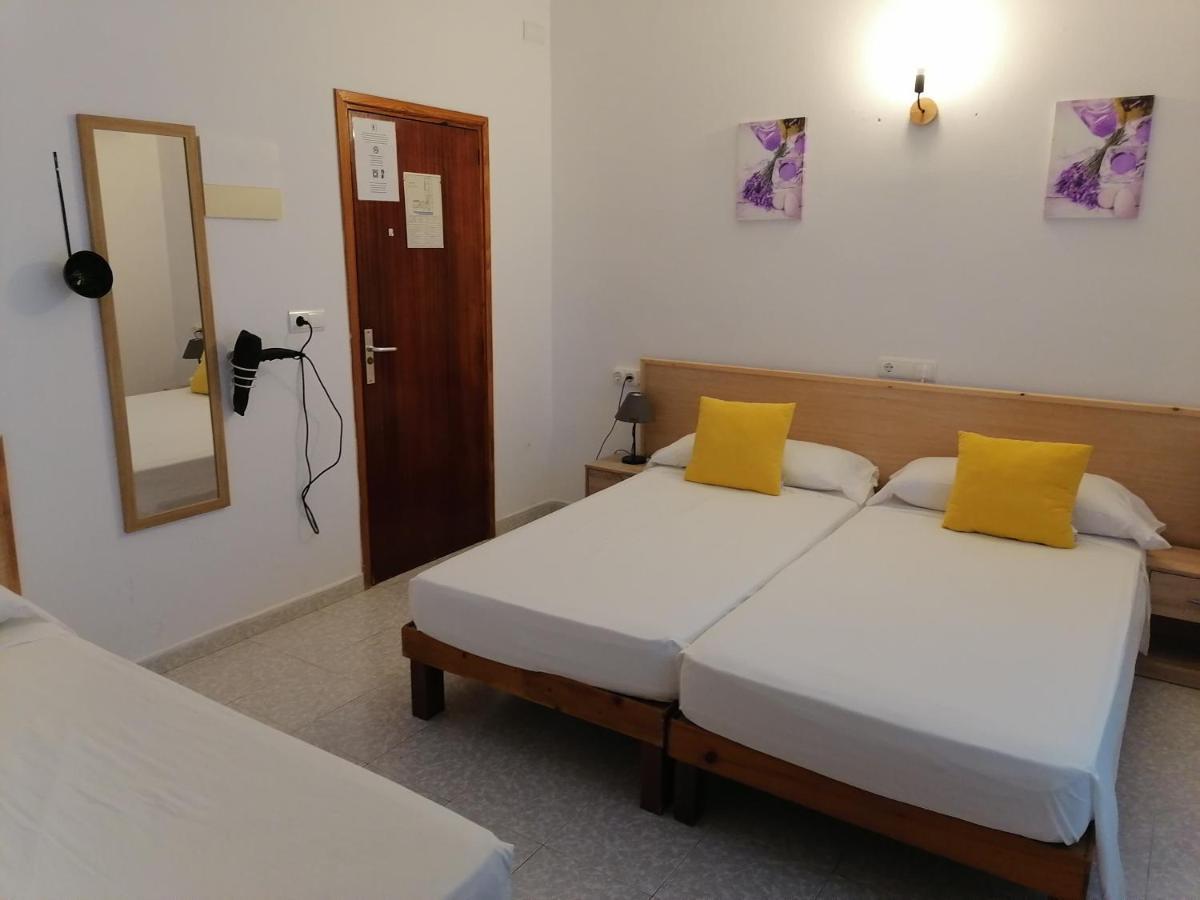 Hostal Pepe Sant Ferran de Ses Roques Luaran gambar