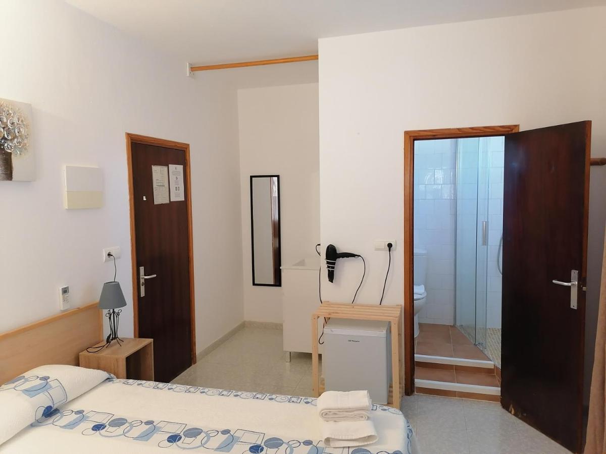 Hostal Pepe Sant Ferran de Ses Roques Luaran gambar