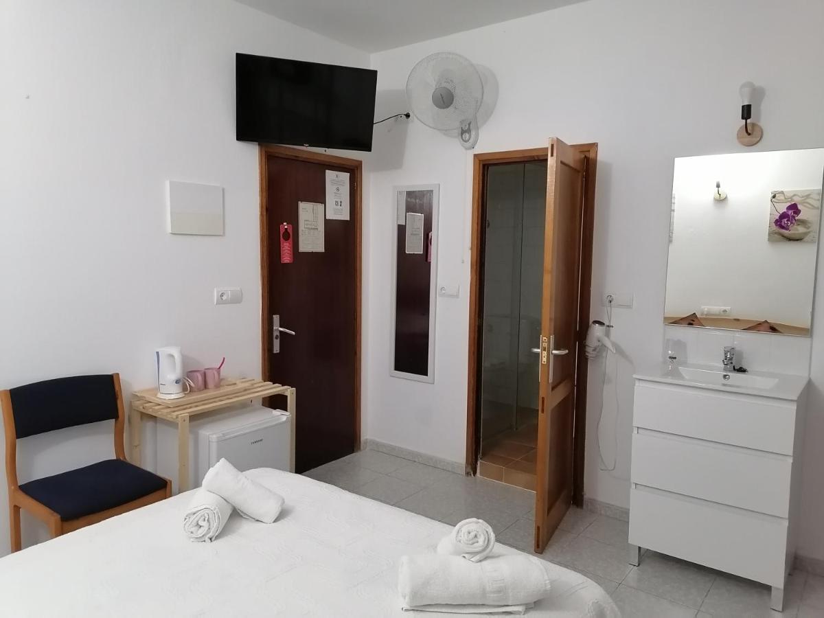 Hostal Pepe Sant Ferran de Ses Roques Luaran gambar